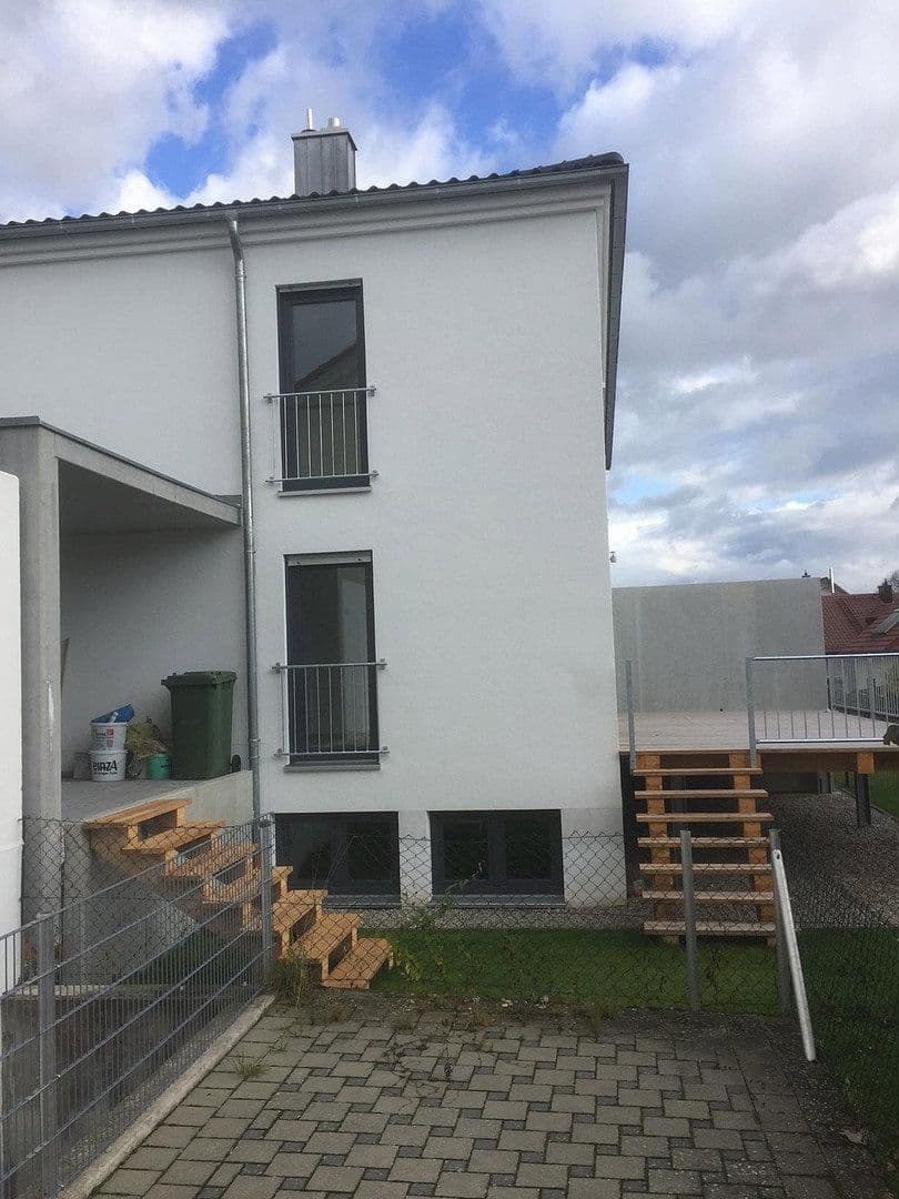 Pronájem domu 159 m², pozemek 315 m², Ahornstr. 7, Hepberg, Bavorsko Pronájem domu 159 m², pozemek 315 m², Ahornstr. 7, Hepberg, Bavorsko