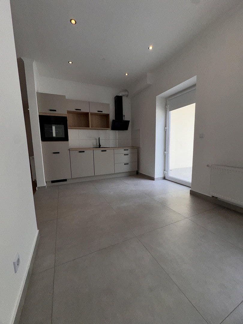 Pronájem bytu 3+1 75 m², Kirchberg 5, Breitenbrunn, Bavorsko Pronájem bytu 3+1 75 m², Kirchberg 5, Breitenbrunn, Bavorsko