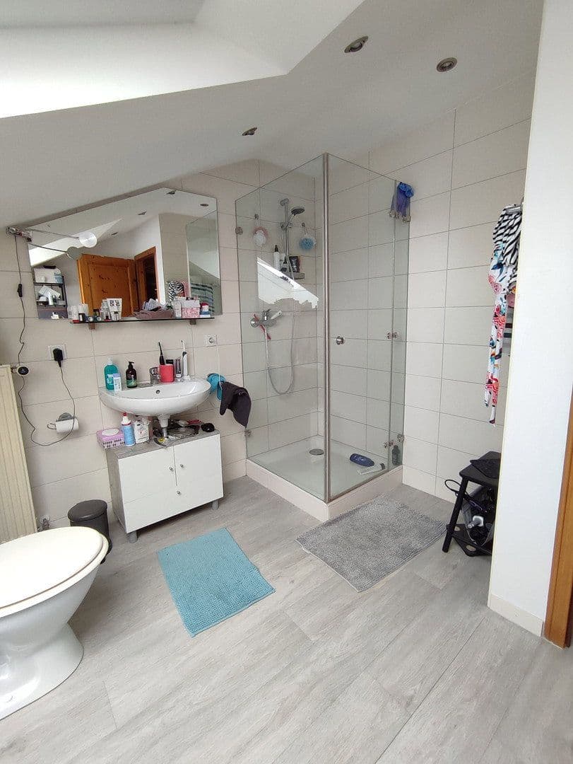 Pronájem bytu 2+1 100 m², Bergstrasse 238, Weinheim, Bádensko-Württembersko Pronájem bytu 2+1 100 m², Bergstrasse 238, Weinheim, Bádensko-Württembersko