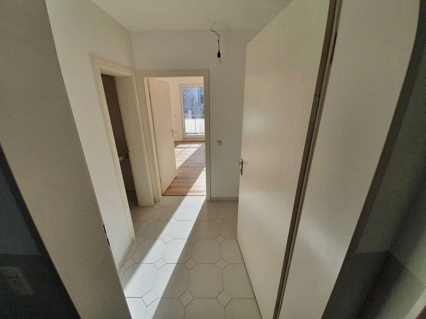 Pronájem bytu 1+1 37 m², Gunzenleestraße 65, Kissing, Bavorsko Pronájem bytu 1+1 37 m², Gunzenleestraße 65, Kissing, Bavorsko