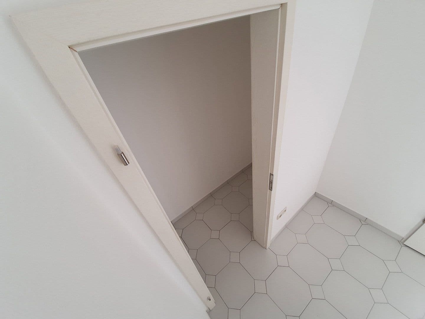 Pronájem bytu 1+1 37 m², Gunzenleestraße 65, Kissing, Bavorsko Pronájem bytu 1+1 37 m², Gunzenleestraße 65, Kissing, Bavorsko