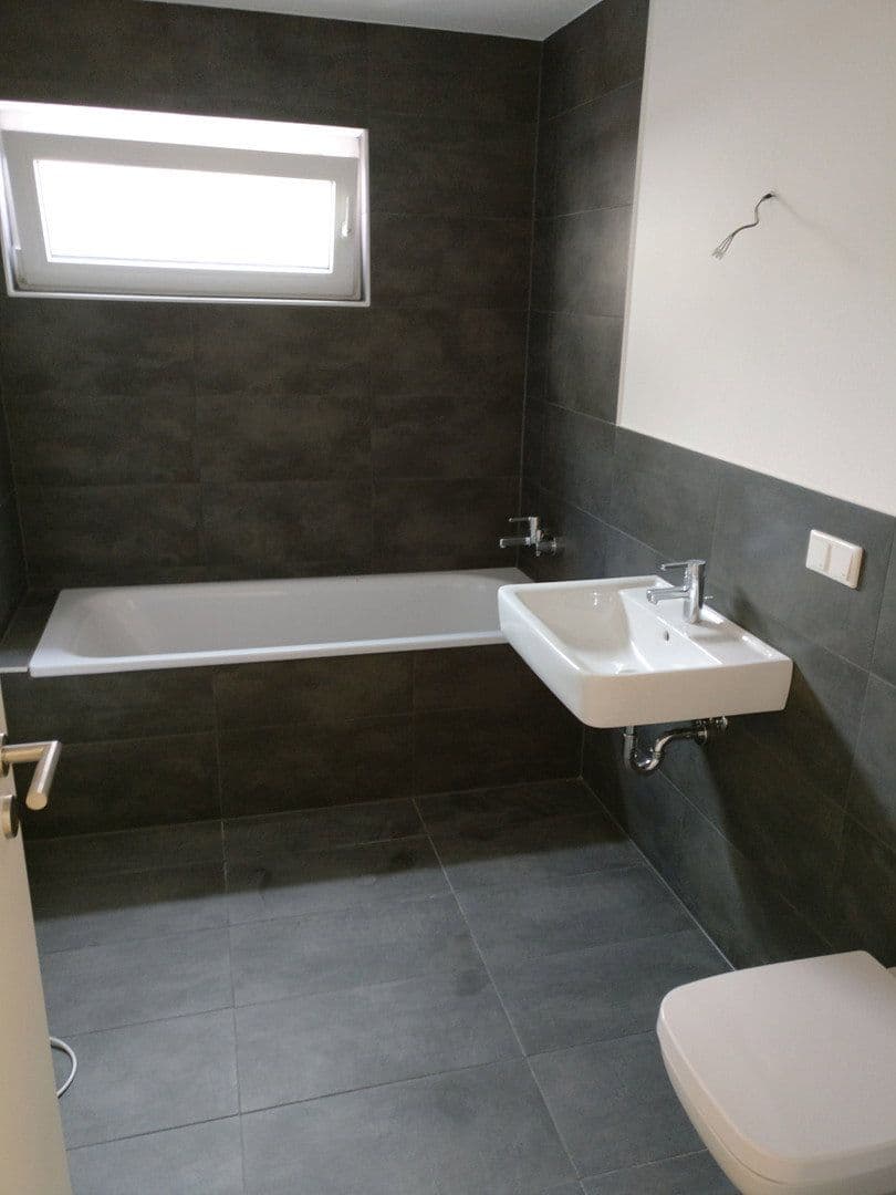 Pronájem bytu 3+1 89 m², Strubbergstraße 48, Frankfurt (Main) - Rödelheim, Hessen Pronájem bytu 3+1 89 m², Strubbergstraße 48, Frankfurt (Main) - Rödelheim, Hessen