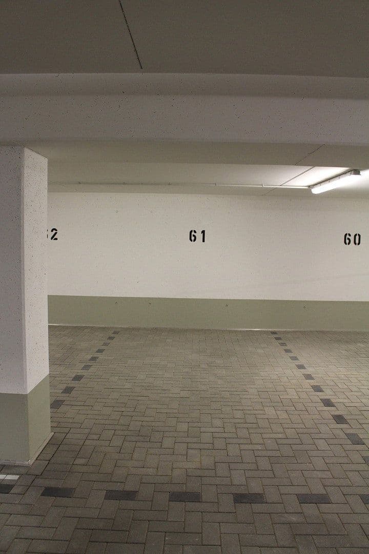 Pronájem bytu 3+1 89 m², Strubbergstraße 48, Frankfurt (Main) - Rödelheim, Hessen Pronájem bytu 3+1 89 m², Strubbergstraße 48, Frankfurt (Main) - Rödelheim, Hessen
