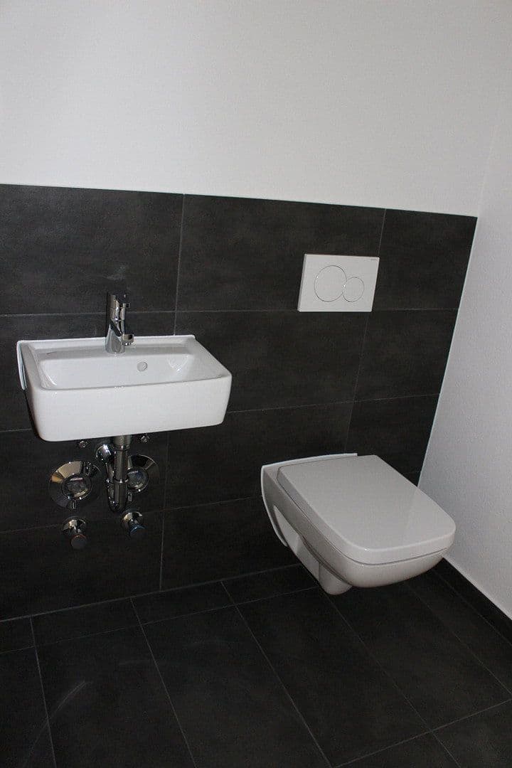 Pronájem bytu 3+1 89 m², Strubbergstraße 48, Frankfurt (Main) - Rödelheim, Hessen Pronájem bytu 3+1 89 m², Strubbergstraße 48, Frankfurt (Main) - Rödelheim, Hessen