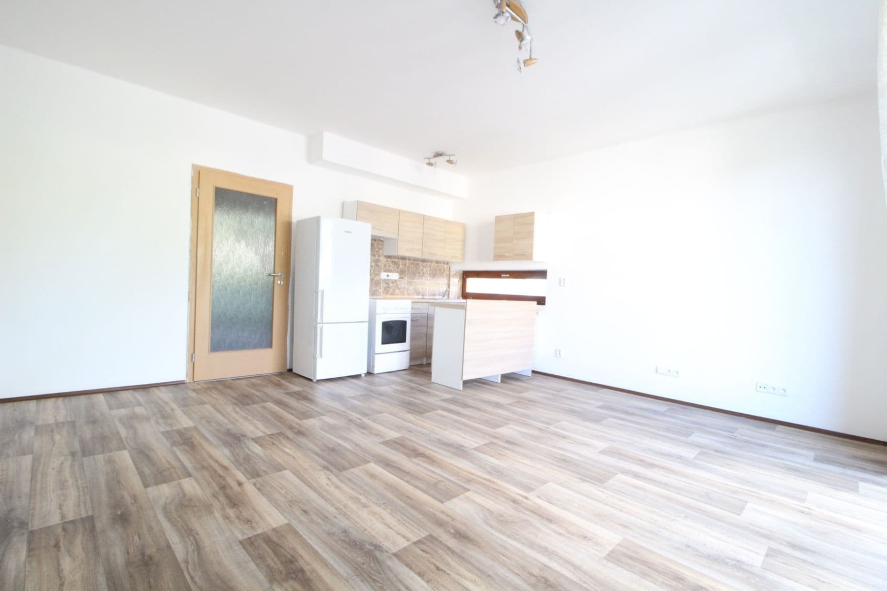Pronájem bytu 1+kk 42 m², Ohradní, Kamenice, Středočeský kraj Pronájem bytu 1+kk 42 m², Ohradní, Kamenice, Středočeský kraj
