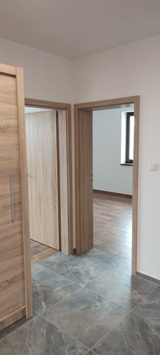 Pronájem bytu 3+kk 70 m², Polerady, Středočeský kraj Pronájem bytu 3+kk 70 m², Polerady, Středočeský kraj