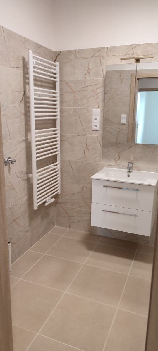 Pronájem bytu 3+kk 70 m², Polerady, Středočeský kraj Pronájem bytu 3+kk 70 m², Polerady, Středočeský kraj