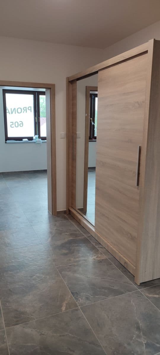 Pronájem bytu 3+kk 70 m², Polerady, Středočeský kraj Pronájem bytu 3+kk 70 m², Polerady, Středočeský kraj