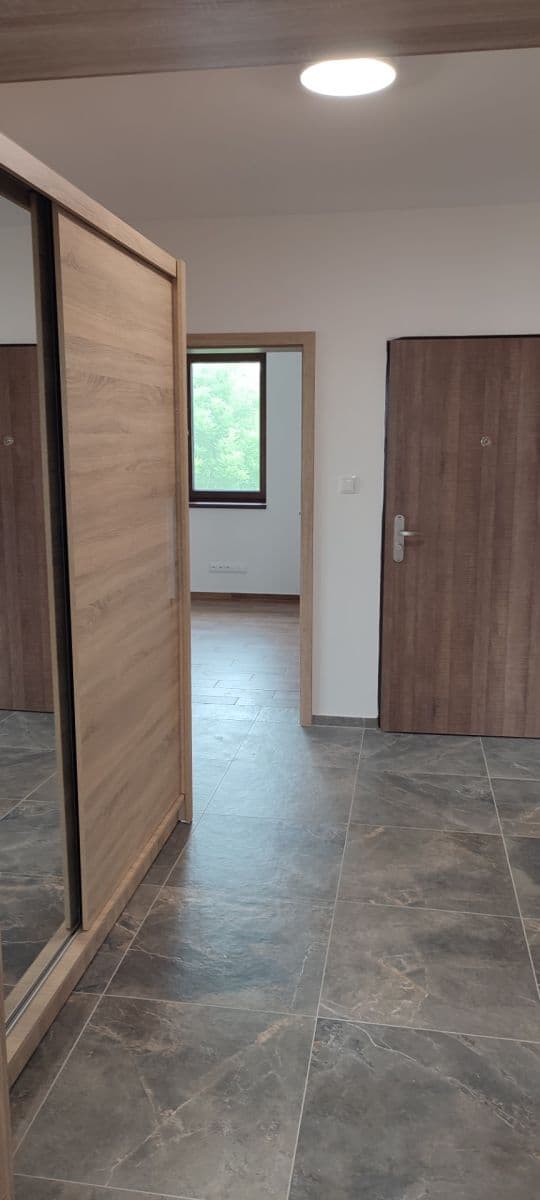 Pronájem bytu 3+kk 70 m², Polerady, Středočeský kraj Pronájem bytu 3+kk 70 m², Polerady, Středočeský kraj
