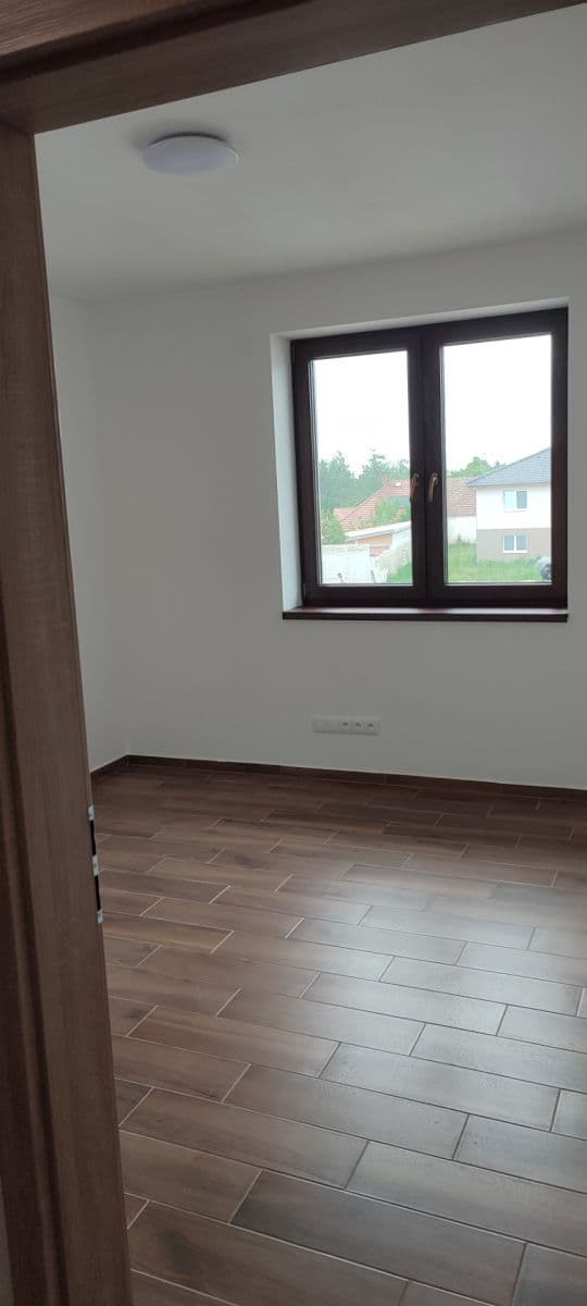Pronájem bytu 3+kk 70 m², Polerady, Středočeský kraj Pronájem bytu 3+kk 70 m², Polerady, Středočeský kraj