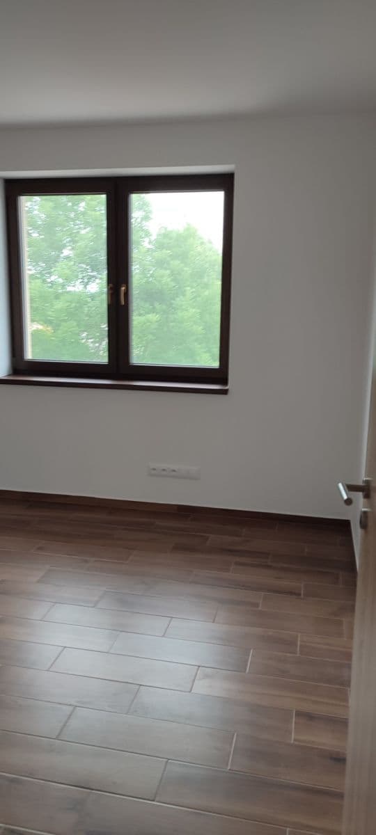 Pronájem bytu 3+kk 70 m², Polerady, Středočeský kraj Pronájem bytu 3+kk 70 m², Polerady, Středočeský kraj