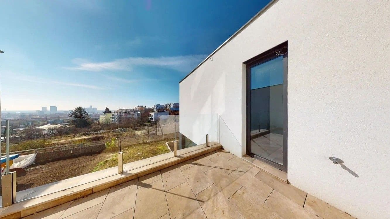 Prodej domu 243 m², pozemek 359 m², Svätovavrinecká, Nové Mesto, Bratislavský kraj Prodej domu 243 m², pozemek 359 m², Svätovavrinecká, Nové Mesto, Bratislavský kraj