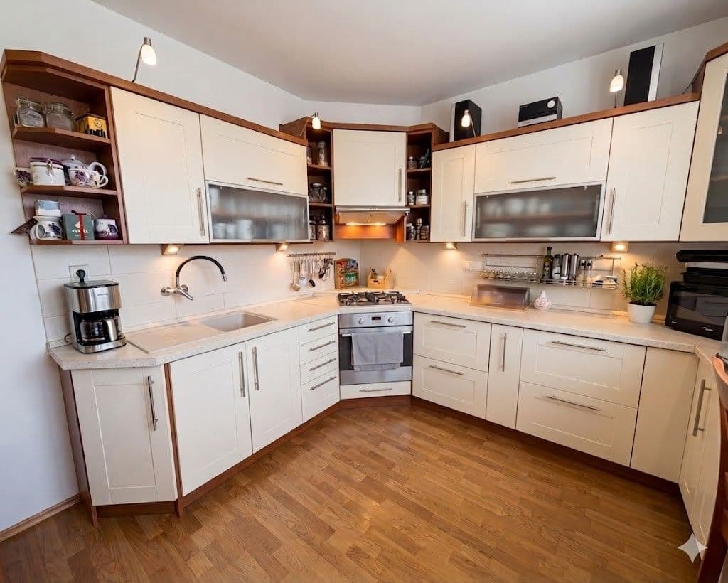 Prodej domu 280 m², pozemek 1.376 m², Haniska, Košický kraj Prodej domu 280 m², pozemek 1.376 m², Haniska, Košický kraj