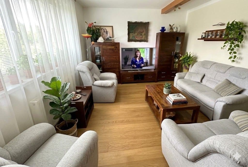 Prodej domu 280 m², pozemek 1.376 m², Haniska, Košický kraj Prodej domu 280 m², pozemek 1.376 m², Haniska, Košický kraj