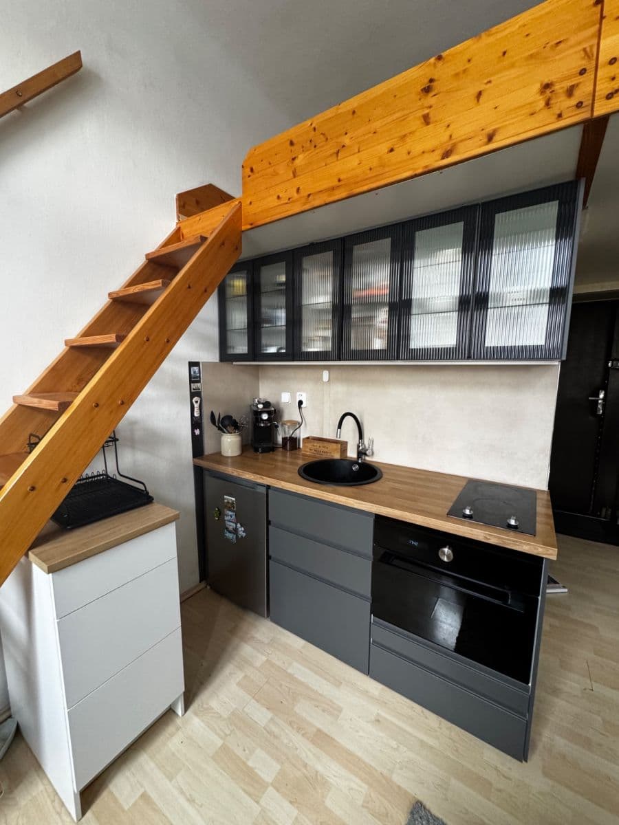 Pronájem bytu 1+kk 22 m², Na Žertvách, Praha, Praha Pronájem bytu 1+kk 22 m², Na Žertvách, Praha, Praha
