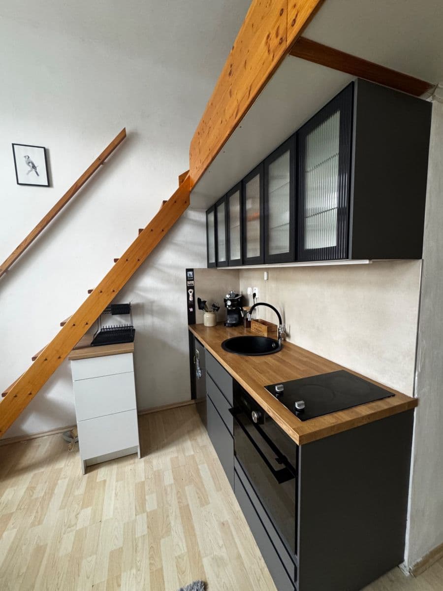 Pronájem bytu 1+kk 22 m², Na Žertvách, Praha, Praha Pronájem bytu 1+kk 22 m², Na Žertvách, Praha, Praha