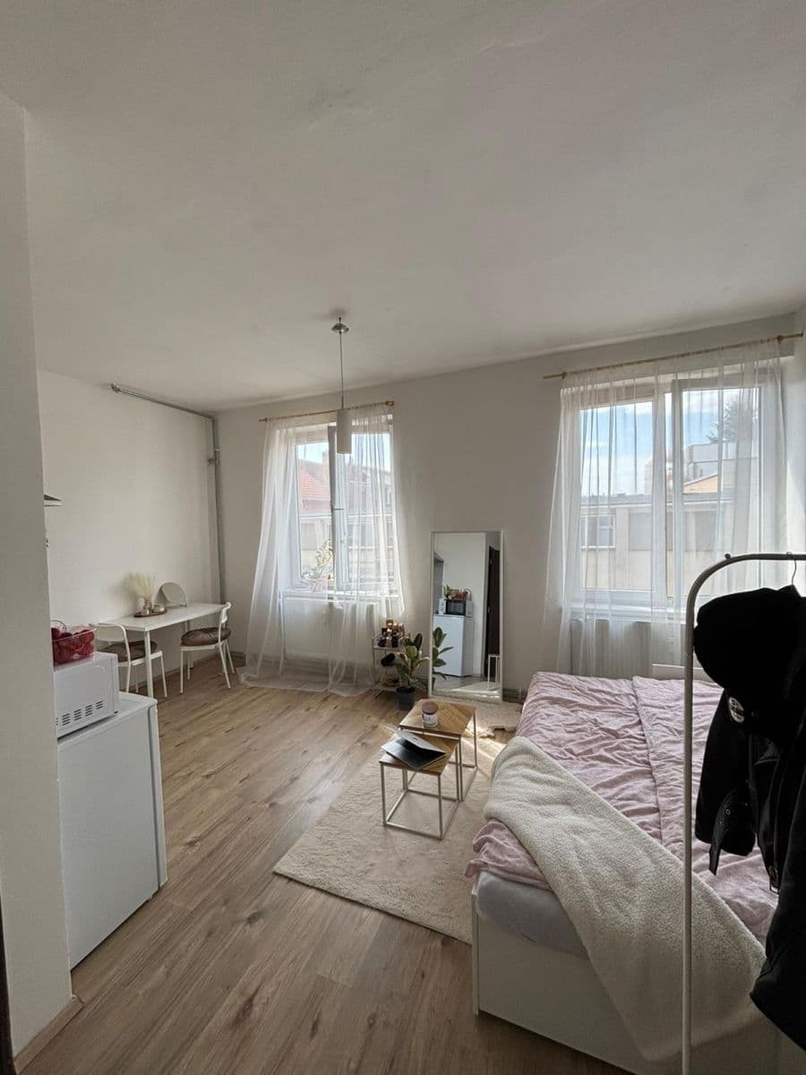 Pronájem bytu Garsoniéra 24 m², Husova tř., České Budějovice, Jihočeský kraj Pronájem bytu Garsoniéra 24 m², Husova tř., České Budějovice, Jihočeský kraj