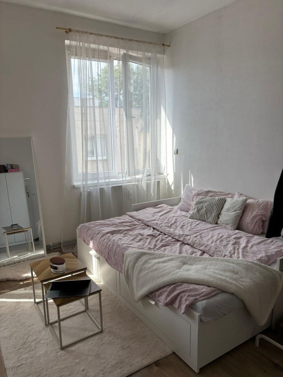 Pronájem bytu Garsoniéra 24 m², Husova tř., České Budějovice, Jihočeský kraj Pronájem bytu Garsoniéra 24 m², Husova tř., České Budějovice, Jihočeský kraj