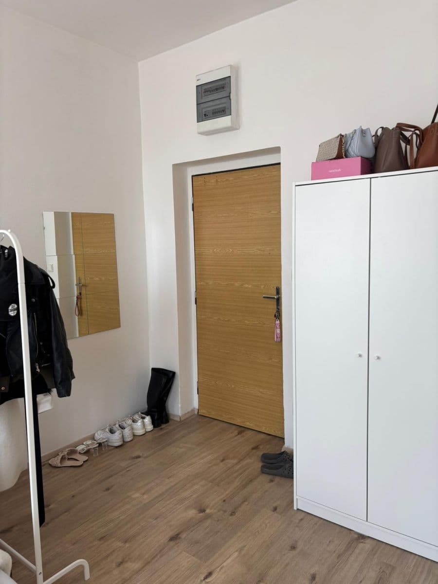 Pronájem bytu Garsoniéra 24 m², Husova tř., České Budějovice, Jihočeský kraj Pronájem bytu Garsoniéra 24 m², Husova tř., České Budějovice, Jihočeský kraj