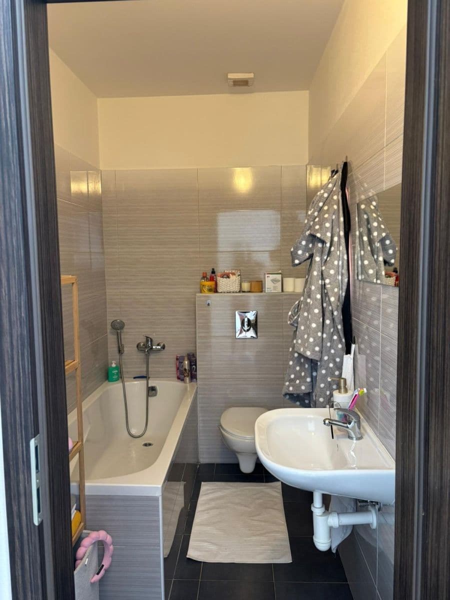 Pronájem bytu Garsoniéra 24 m², Husova tř., České Budějovice, Jihočeský kraj Pronájem bytu Garsoniéra 24 m², Husova tř., České Budějovice, Jihočeský kraj