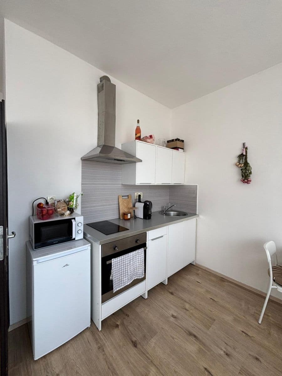 Pronájem bytu Garsoniéra 24 m², Husova tř., České Budějovice, Jihočeský kraj Pronájem bytu Garsoniéra 24 m², Husova tř., České Budějovice, Jihočeský kraj