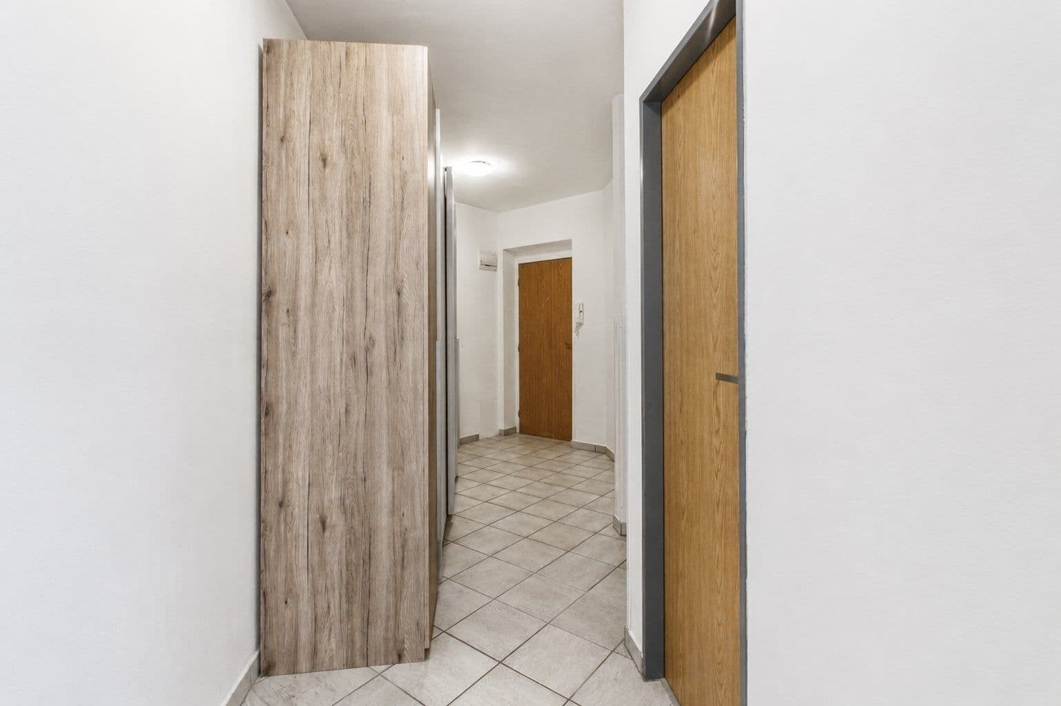 Pronájem bytu 1+kk 50 m², Kmochova, Hostivice, Středočeský kraj Pronájem bytu 1+kk 50 m², Kmochova, Hostivice, Středočeský kraj