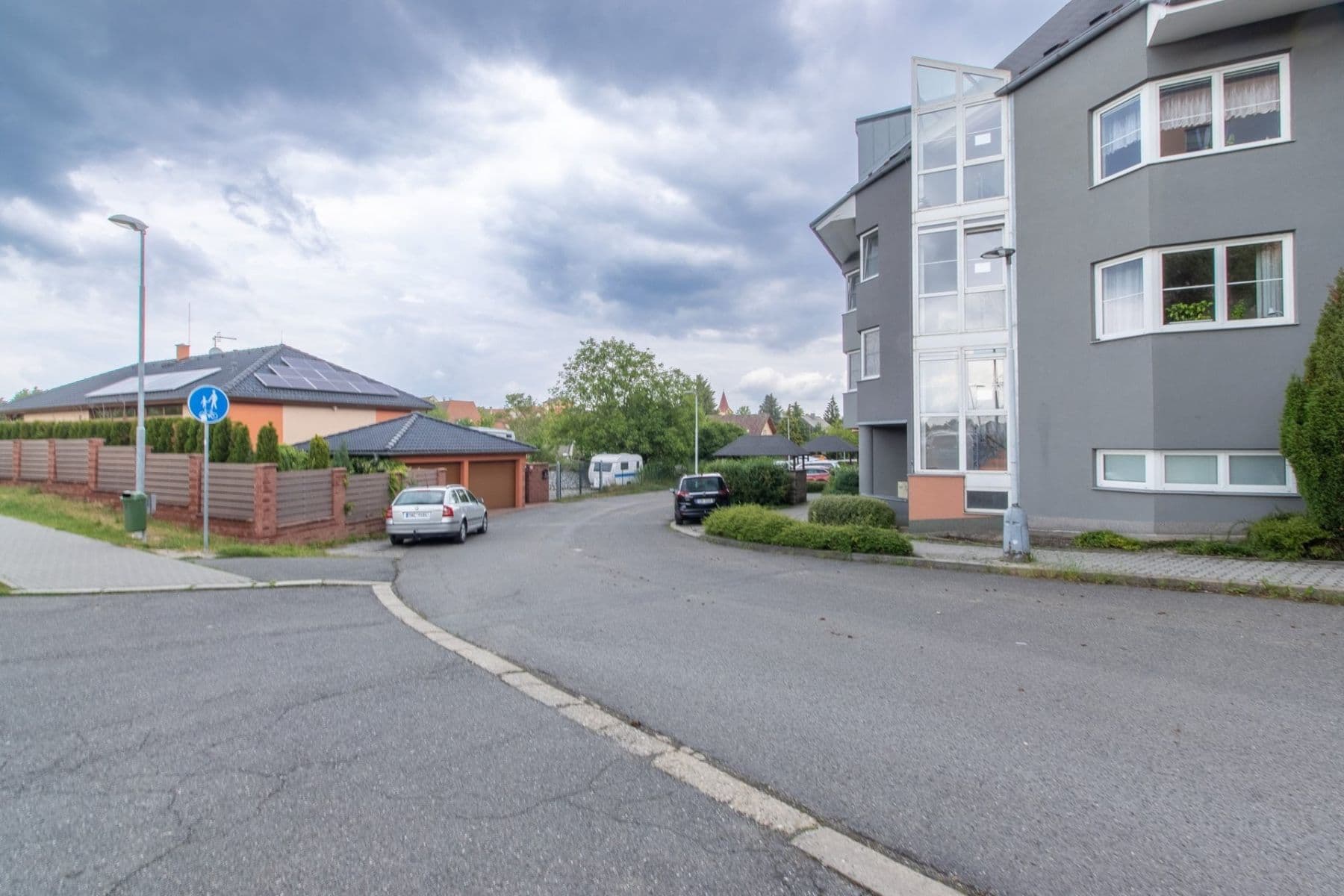 Pronájem bytu 1+kk 50 m², Kmochova, Hostivice, Středočeský kraj Pronájem bytu 1+kk 50 m², Kmochova, Hostivice, Středočeský kraj