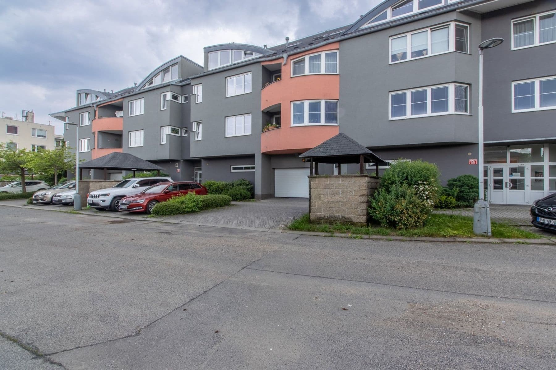 Pronájem bytu 1+kk 50 m², Kmochova, Hostivice, Středočeský kraj Pronájem bytu 1+kk 50 m², Kmochova, Hostivice, Středočeský kraj