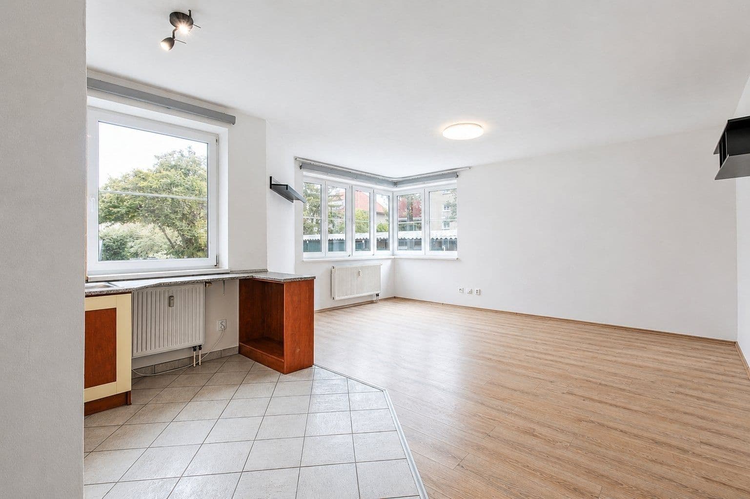 Pronájem bytu 1+kk 50 m², Kmochova, Hostivice, Středočeský kraj Pronájem bytu 1+kk 50 m², Kmochova, Hostivice, Středočeský kraj