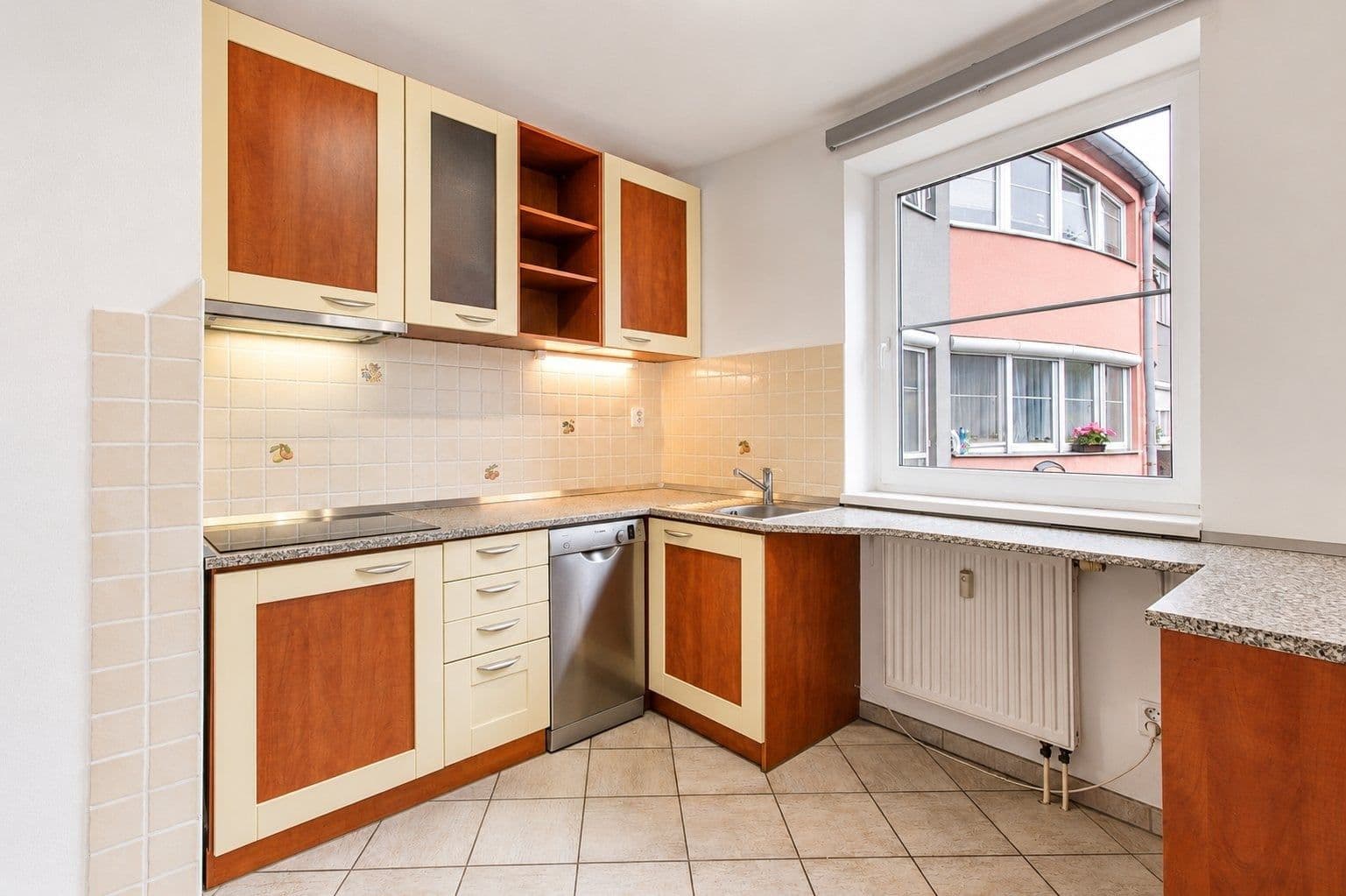 Pronájem bytu 1+kk 50 m², Kmochova, Hostivice, Středočeský kraj Pronájem bytu 1+kk 50 m², Kmochova, Hostivice, Středočeský kraj