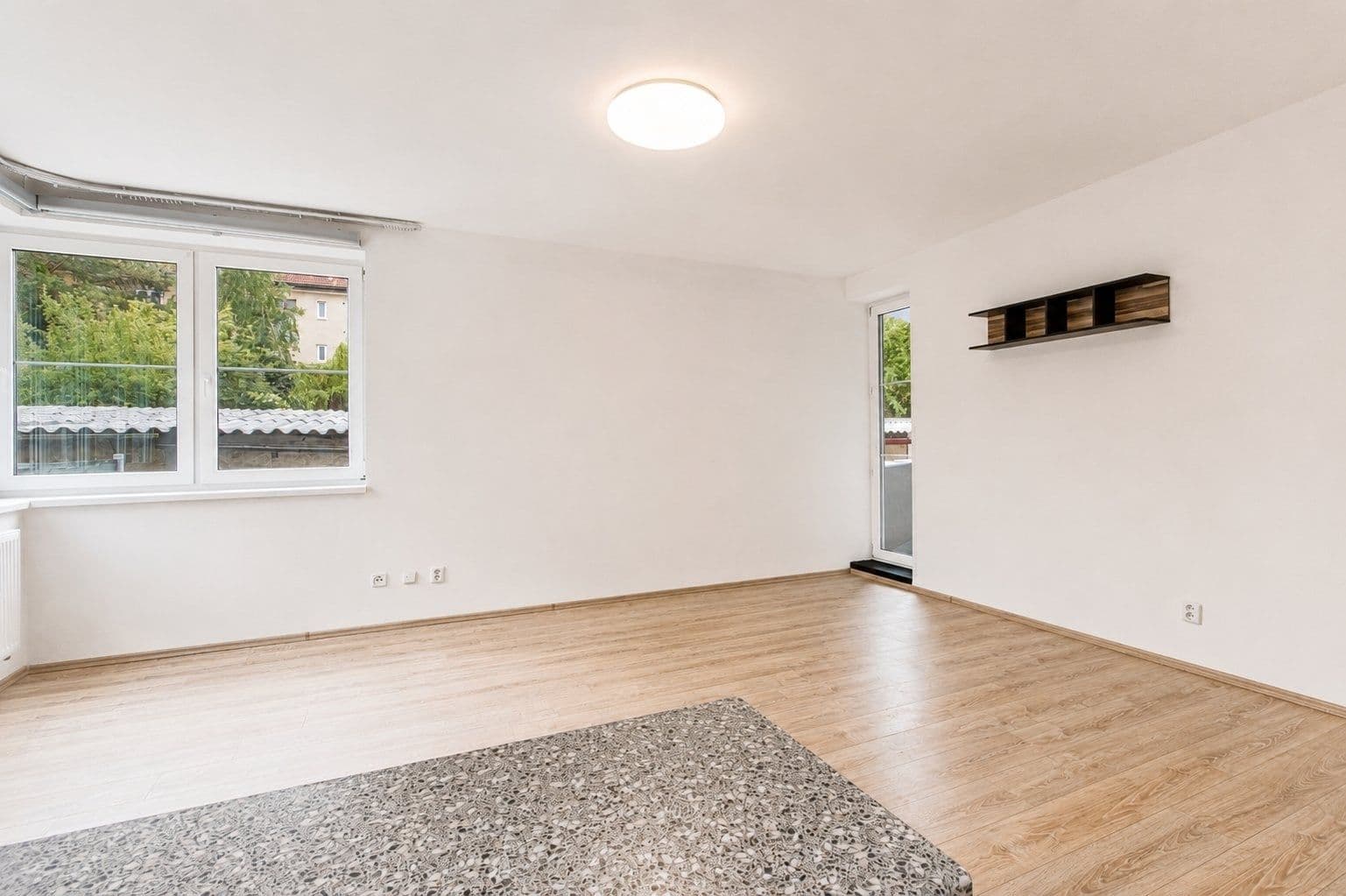 Pronájem bytu 1+kk 50 m², Kmochova, Hostivice, Středočeský kraj Pronájem bytu 1+kk 50 m², Kmochova, Hostivice, Středočeský kraj