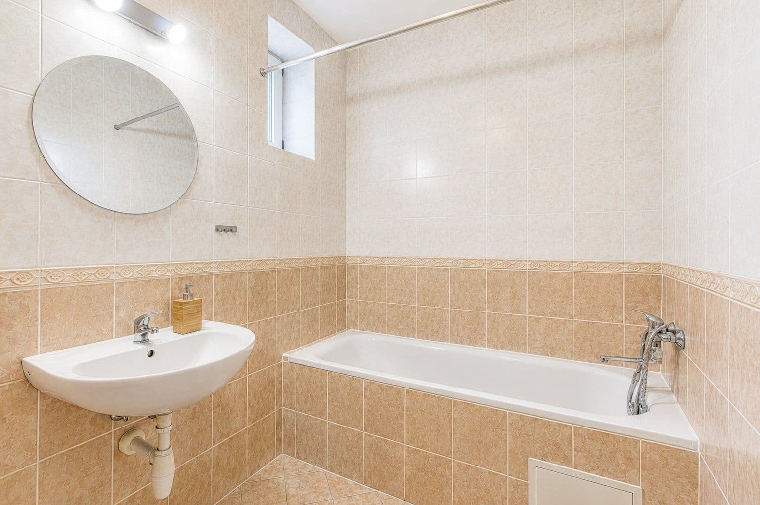 Pronájem bytu 1+kk 50 m², Kmochova, Hostivice, Středočeský kraj Pronájem bytu 1+kk 50 m², Kmochova, Hostivice, Středočeský kraj