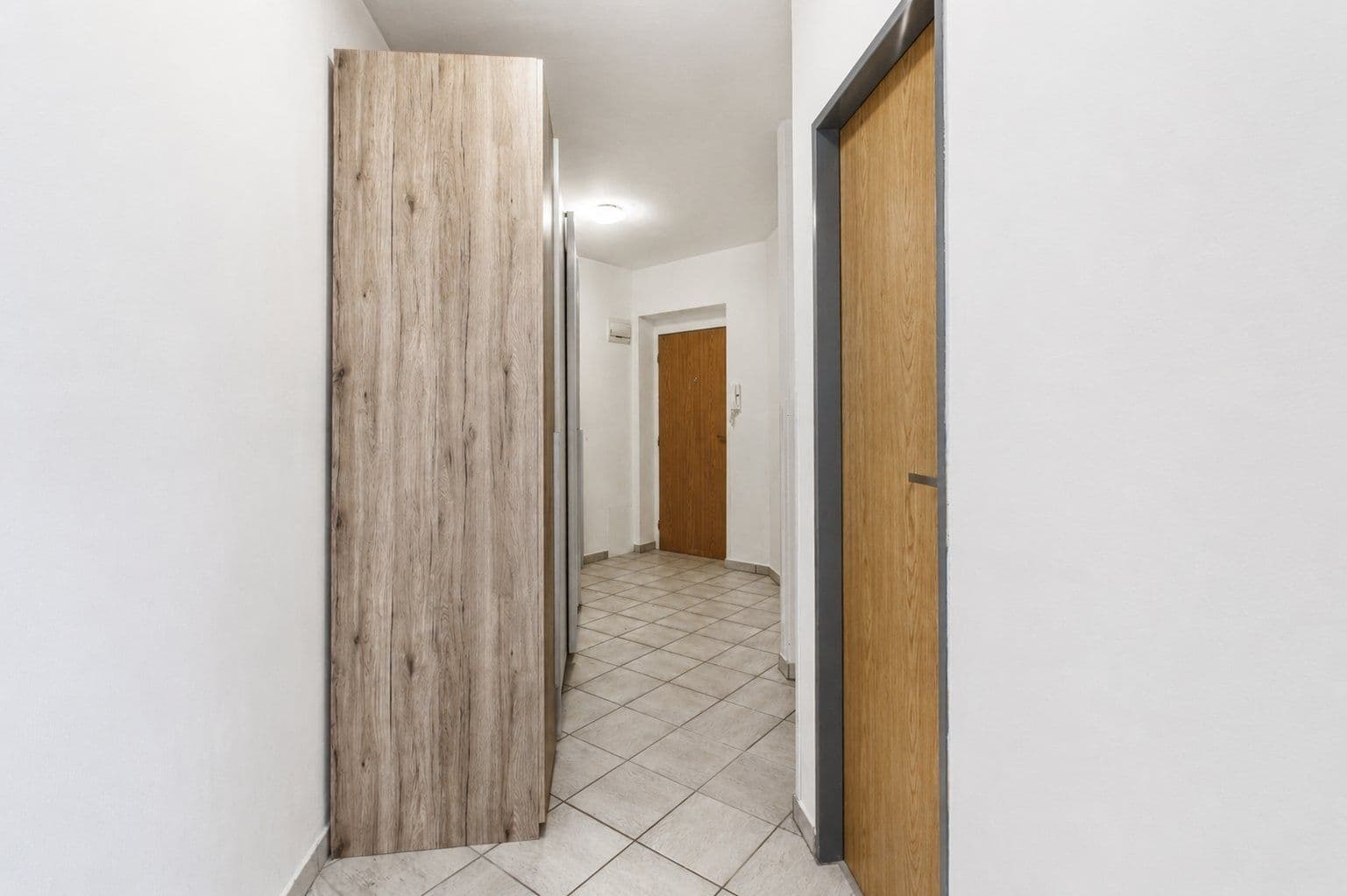 Pronájem bytu 1+kk 50 m², Kmochova, Hostivice, Středočeský kraj Pronájem bytu 1+kk 50 m², Kmochova, Hostivice, Středočeský kraj