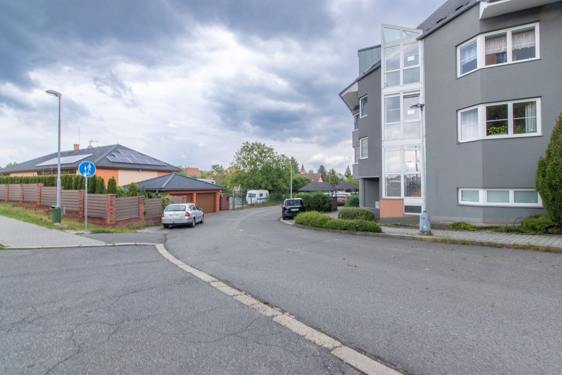 Pronájem bytu 1+kk 50 m², Kmochova, Hostivice, Středočeský kraj Pronájem bytu 1+kk 50 m², Kmochova, Hostivice, Středočeský kraj