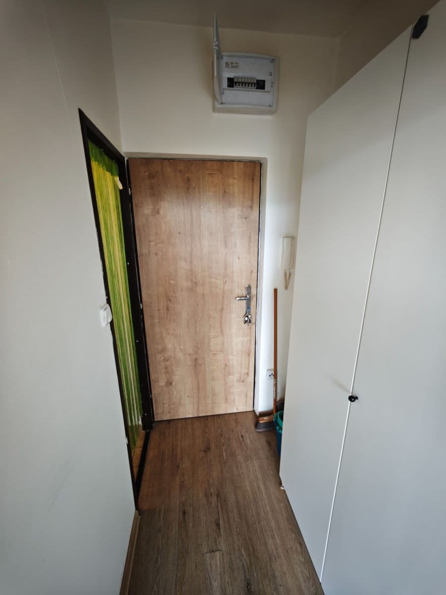 Prodej bytu 1+kk 24 m², Bratislavská, Teplice, Ústecký kraj Prodej bytu 1+kk 24 m², Bratislavská, Teplice, Ústecký kraj