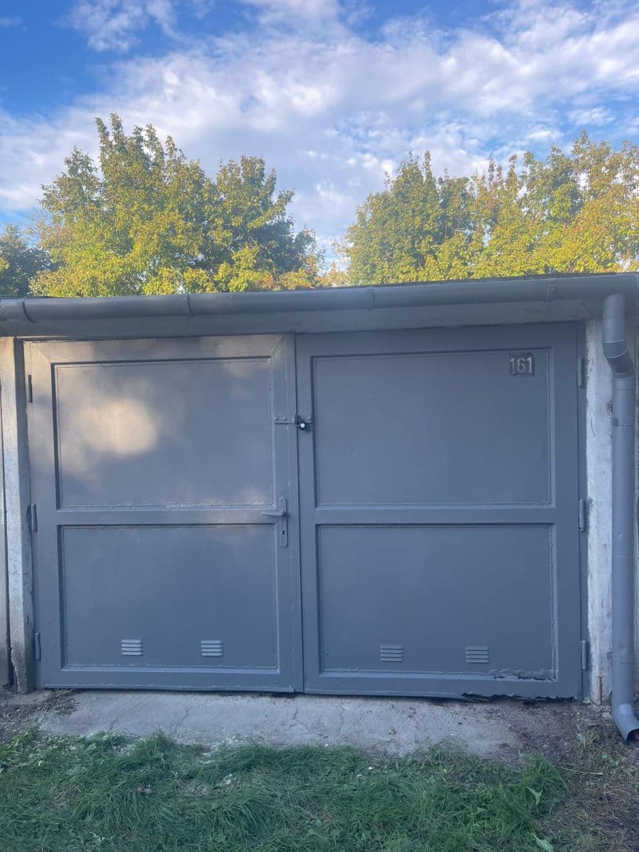 Prodej garáže 15 m², Brno, Jihomoravský kraj Prodej garáže 15 m², Brno, Jihomoravský kraj