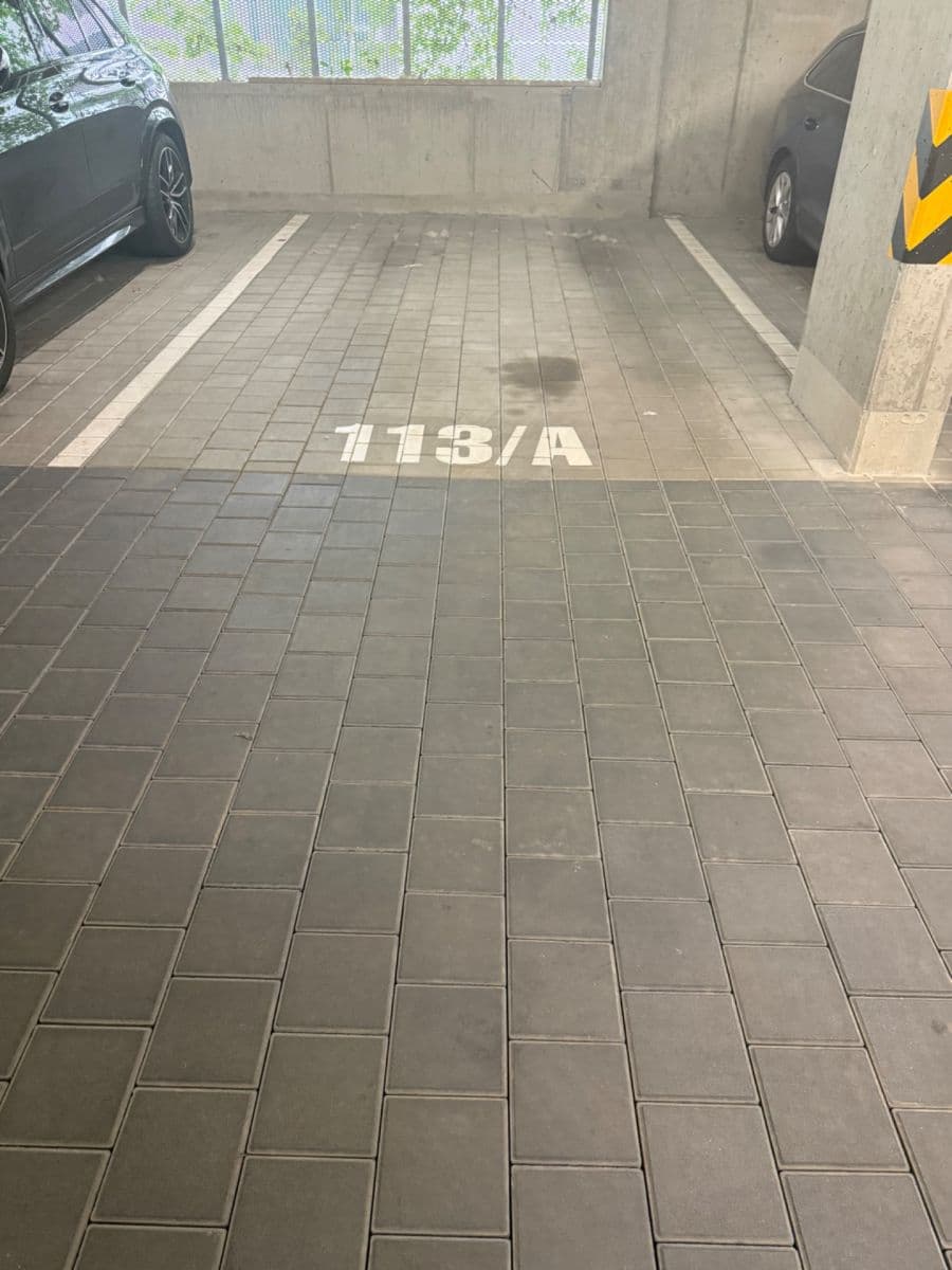 Pronájem garáže 18 m², Vyletalova, Praha, Praha Pronájem garáže 18 m², Vyletalova, Praha, Praha