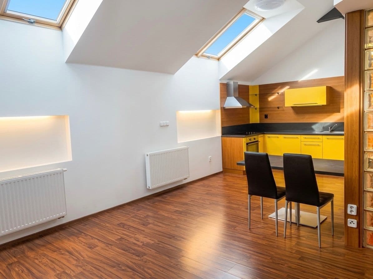 Pronájem bytu 1+kk 70 m², Hybešova, Brno, Jihomoravský kraj Pronájem bytu 1+kk 70 m², Hybešova, Brno, Jihomoravský kraj