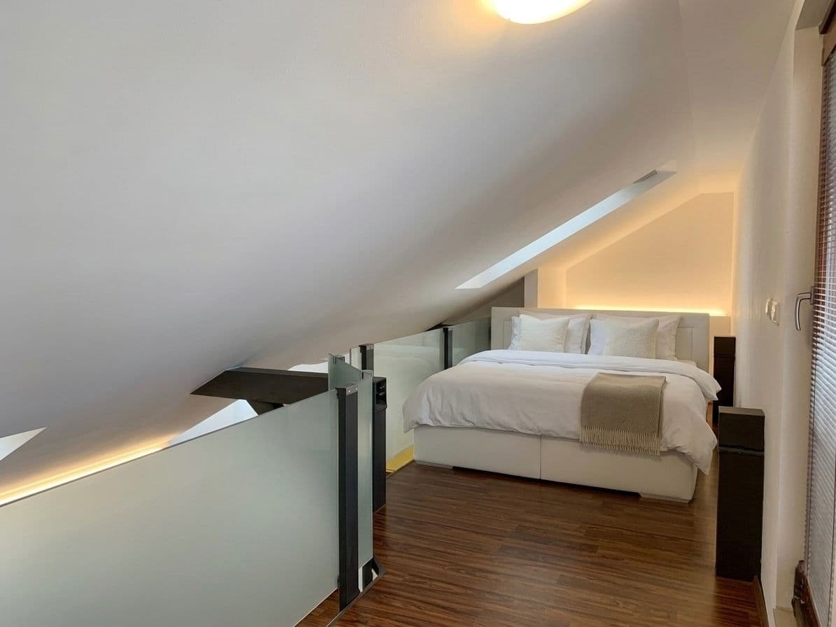 Pronájem bytu 1+kk 70 m², Hybešova, Brno, Jihomoravský kraj Pronájem bytu 1+kk 70 m², Hybešova, Brno, Jihomoravský kraj