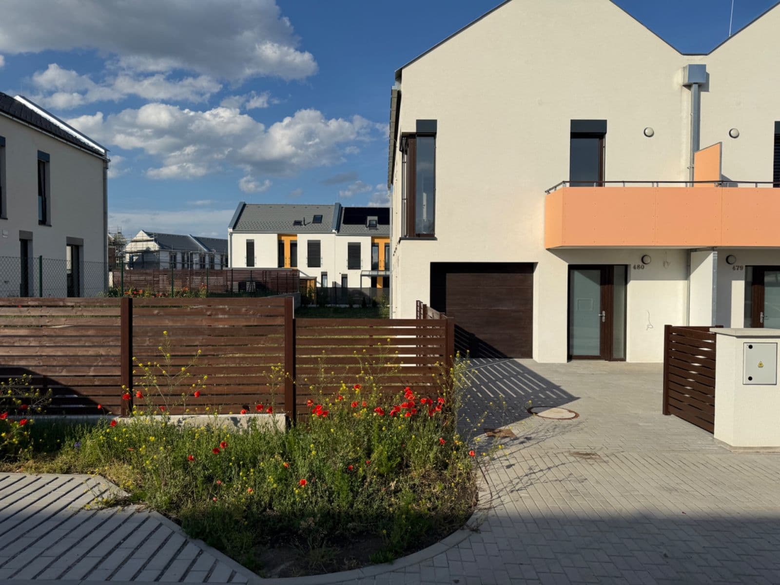 Pronájem domu 136 m², pozemek 420 m², Emy Destinové, Jinočany, Středočeský kraj Pronájem domu 136 m², pozemek 420 m², Emy Destinové, Jinočany, Středočeský kraj