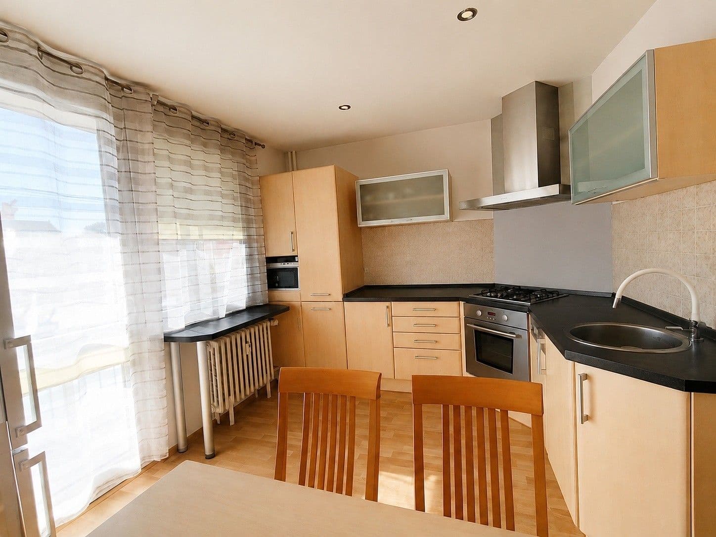 Prodej bytu 3+1 74 m², Kunětická, Pardubice, Pardubický kraj Prodej bytu 3+1 74 m², Kunětická, Pardubice, Pardubický kraj