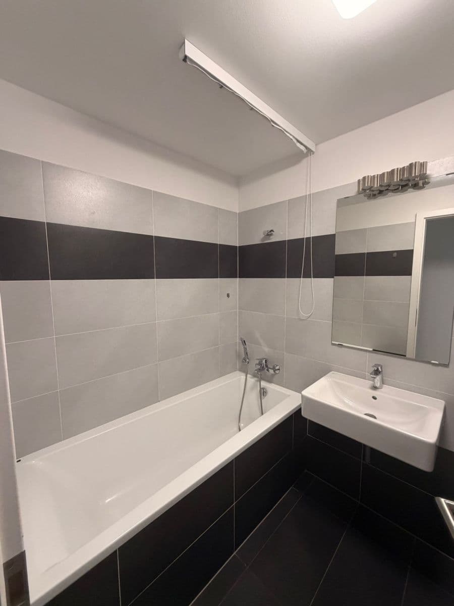 Pronájem bytu 3+kk 66 m², Nad Úžlabinou, Praha, Praha Pronájem bytu 3+kk 66 m², Nad Úžlabinou, Praha, Praha