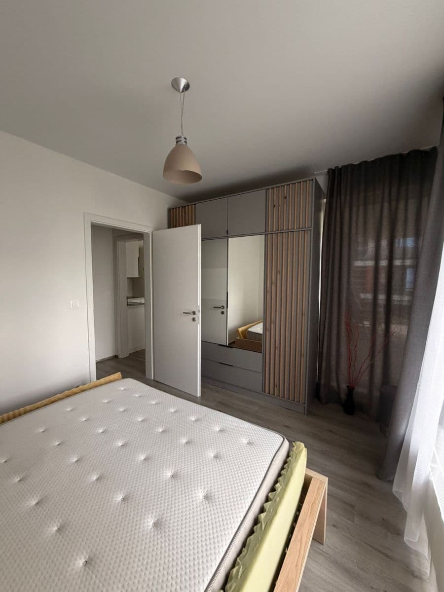 Pronájem bytu 3+kk 66 m², Nad Úžlabinou, Praha, Praha Pronájem bytu 3+kk 66 m², Nad Úžlabinou, Praha, Praha
