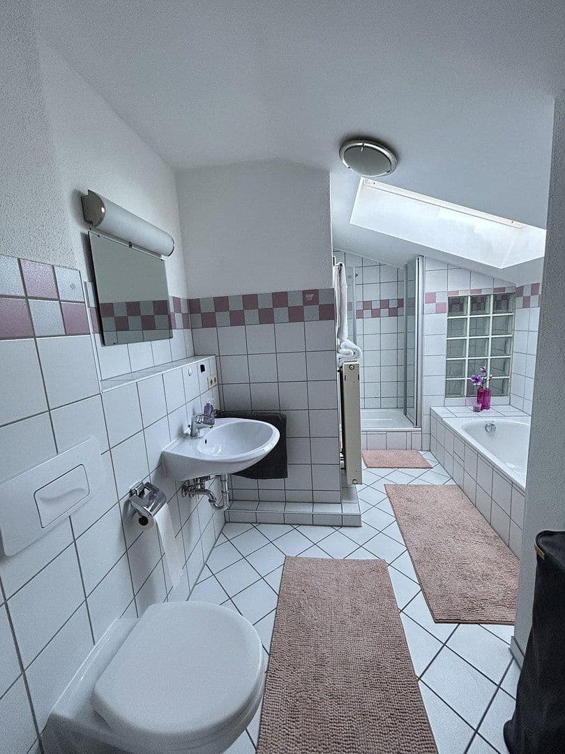 Pronájem bytu 2+kk 81 m², Erlangen, Bavorsko Pronájem bytu 2+kk 81 m², Erlangen, Bavorsko