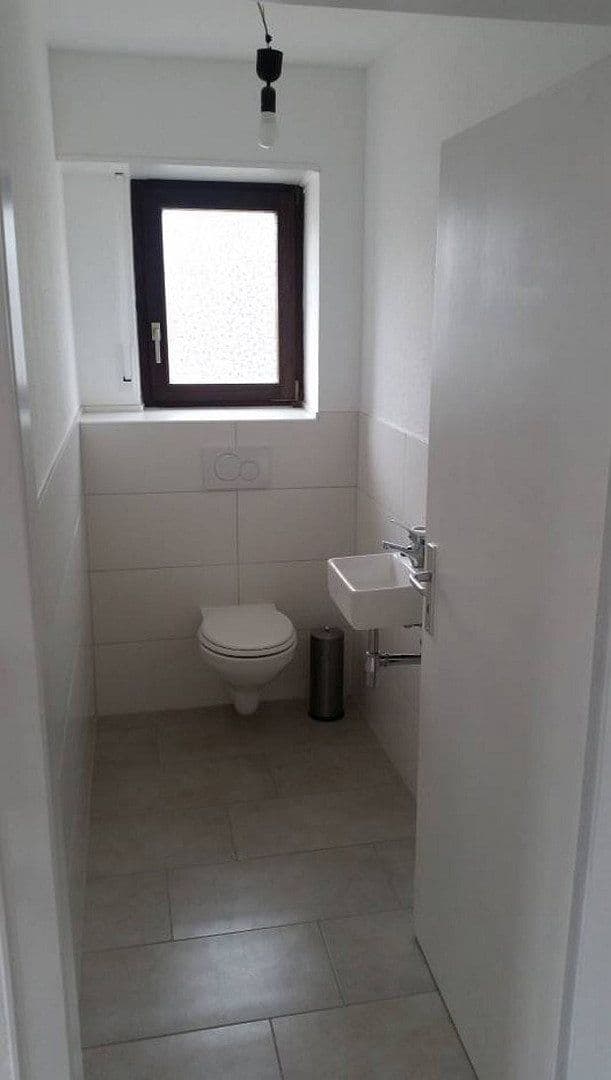Prodej domu 186 m², pozemek 425 m², Dielheim, Bádensko-Württembersko Prodej domu 186 m², pozemek 425 m², Dielheim, Bádensko-Württembersko