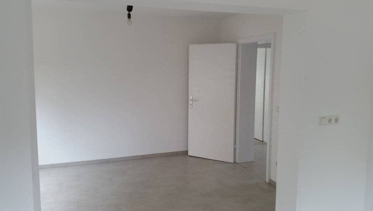 Prodej domu 186 m², pozemek 425 m², Dielheim, Bádensko-Württembersko Prodej domu 186 m², pozemek 425 m², Dielheim, Bádensko-Württembersko