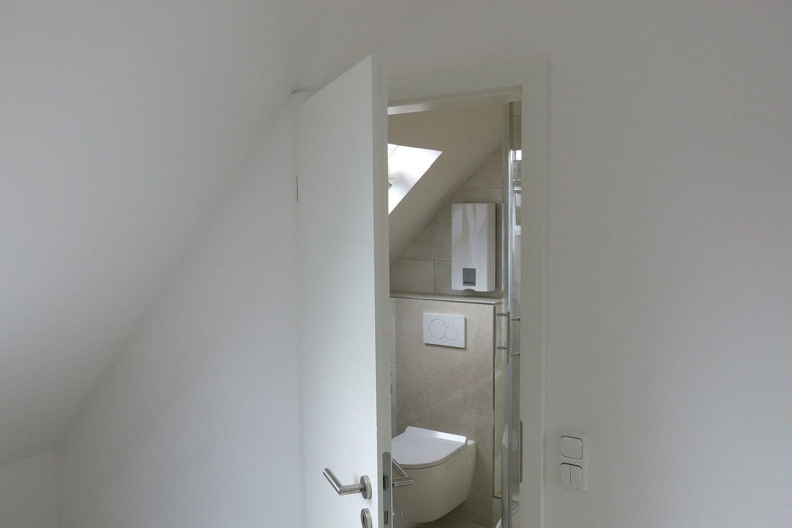 Pronájem bytu 1+1 17 m², Mühlenbroicher Weg 143, Düsseldorf, Severní Porýní-Vestfálsko Pronájem bytu 1+1 17 m², Mühlenbroicher Weg 143, Düsseldorf, Severní Porýní-Vestfálsko