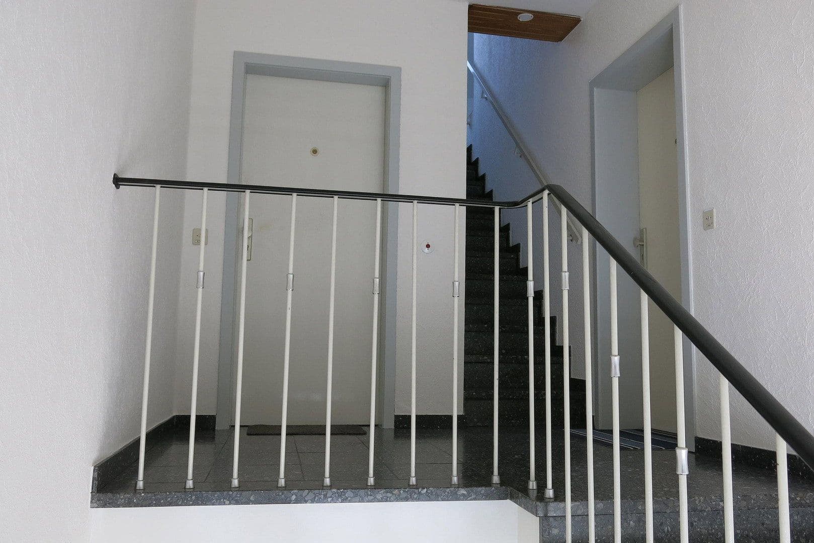 Pronájem bytu 1+1 17 m², Mühlenbroicher Weg 143, Düsseldorf, Severní Porýní-Vestfálsko Pronájem bytu 1+1 17 m², Mühlenbroicher Weg 143, Düsseldorf, Severní Porýní-Vestfálsko