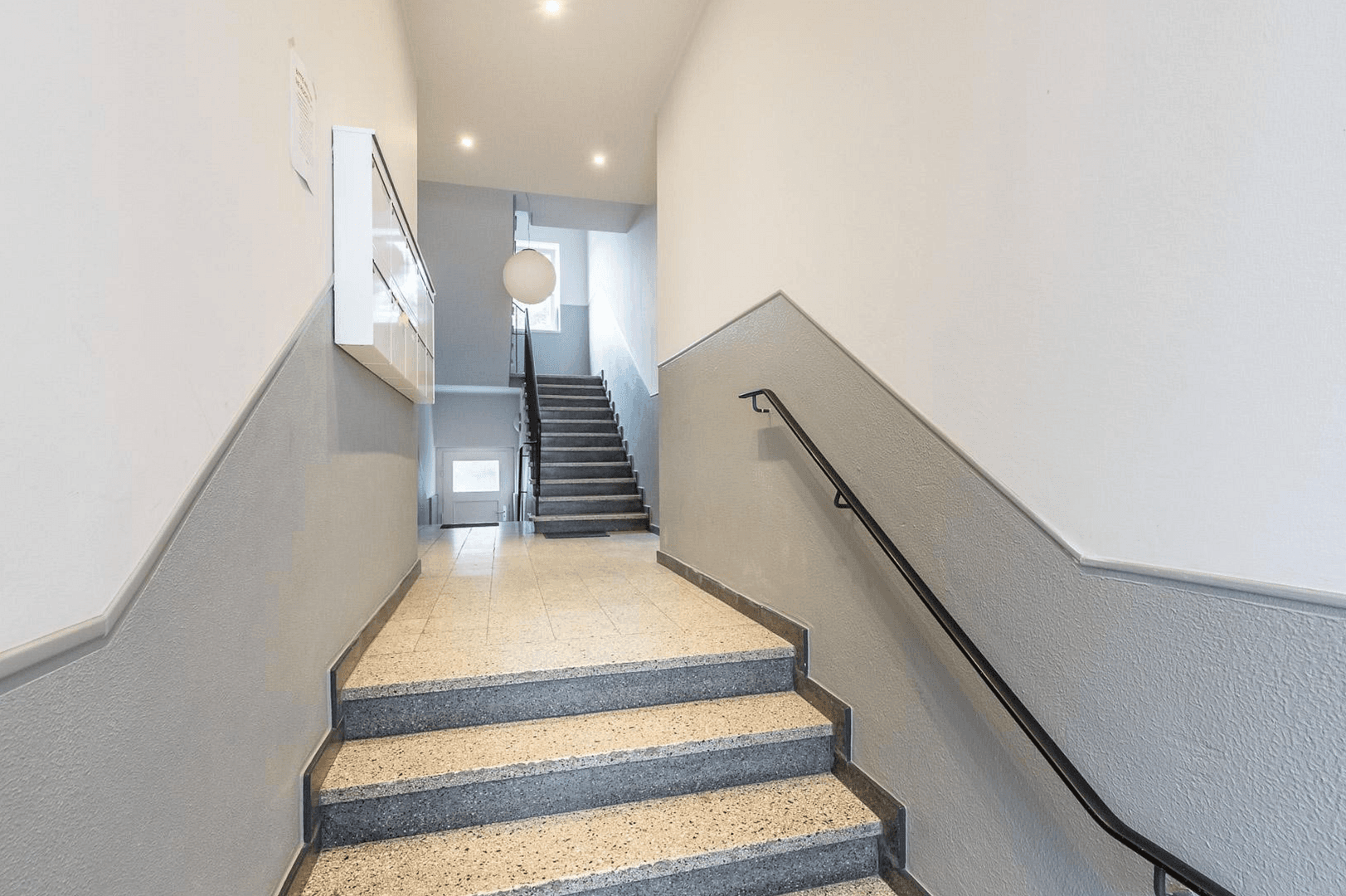 Prodej bytu 2+kk 55 m², Düsseldorf, Severní Porýní-Vestfálsko Prodej bytu 2+kk 55 m², Düsseldorf, Severní Porýní-Vestfálsko
