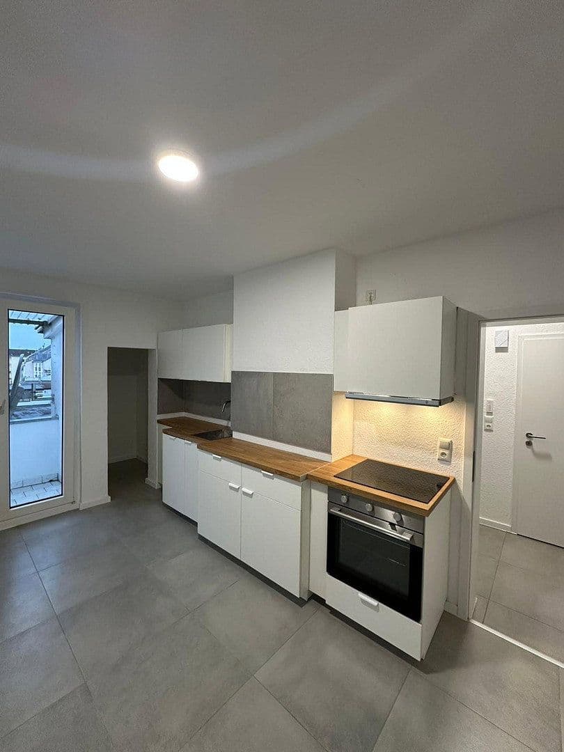 Prodej bytu 2+kk 55 m², Düsseldorf, Severní Porýní-Vestfálsko Prodej bytu 2+kk 55 m², Düsseldorf, Severní Porýní-Vestfálsko